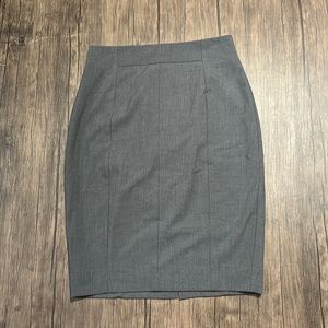 Worthington Size 8 Gray Pencil Skirt